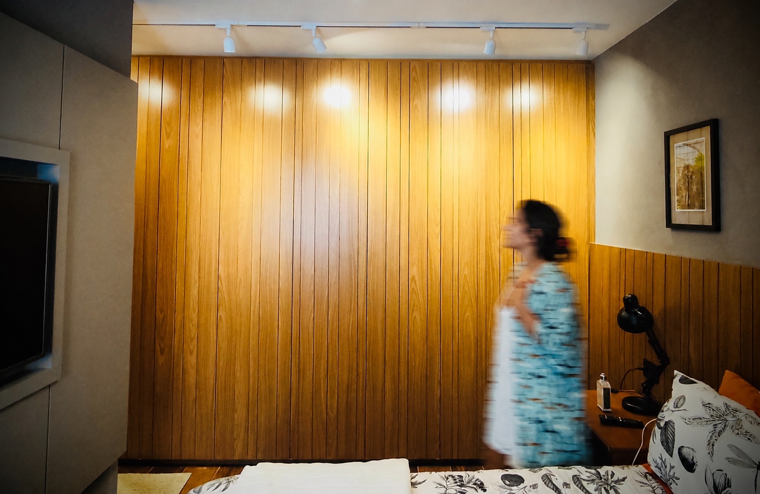 Closet iCLOSET com acabamento contemporâneo